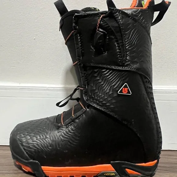 $650 Burton SLX Snowboard Boots!8BlackExcellent ConditionTop of the Line